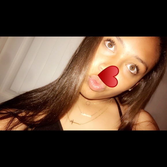 Meet your Posher, Kayla - Picture 1 of 2